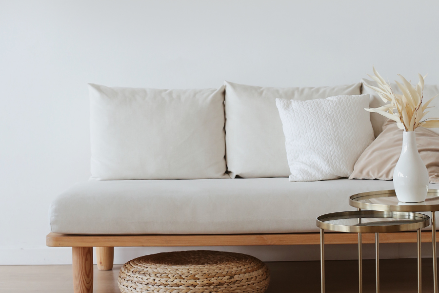 EMBRACING MINIMALISM: A LIFESTYLE AND HOME DECOR GUIDE