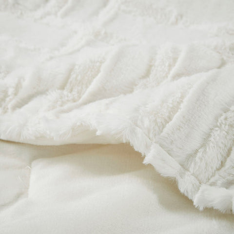 MADISON PARK ULTRA PLUSH THROW